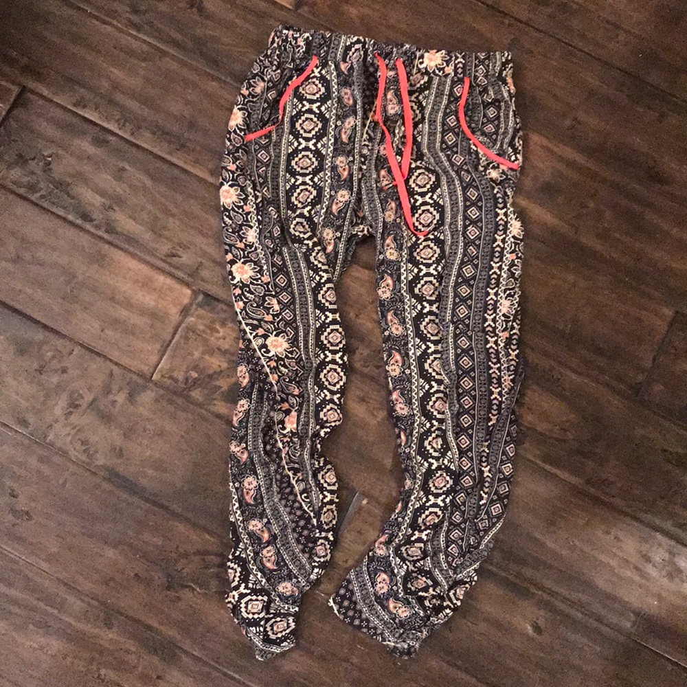 Patterned pants